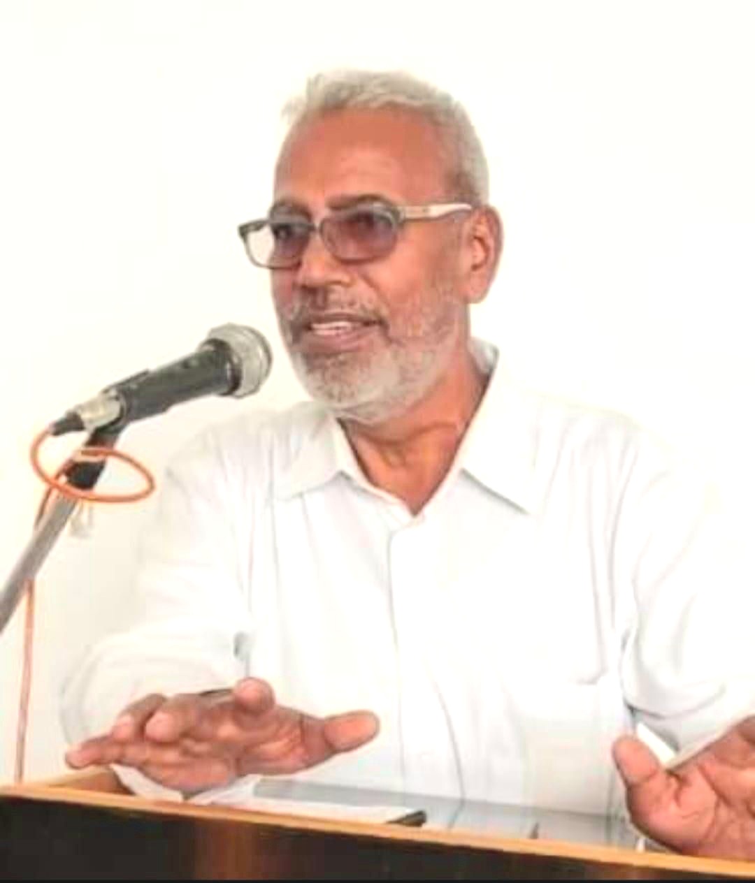 Eminent literary and popular personality Harbans Heon was bid farewell by hundreds of people with tears in their eyes.